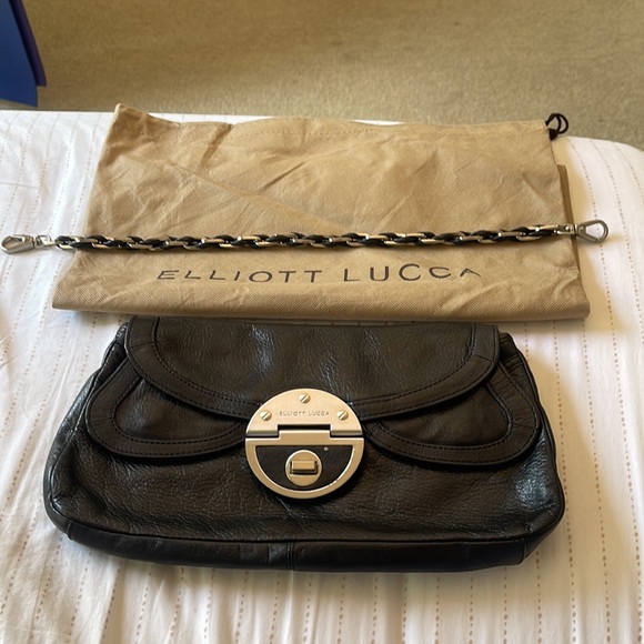 Elliot Lucca.:: - Picture 4 of 6